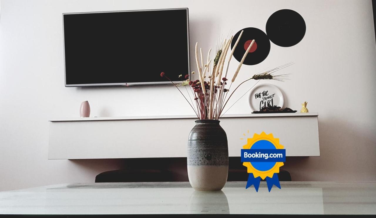 Cozy Apartament 3 Min To Subway 24H7 Check In Popesti-Leordeni Екстериор снимка